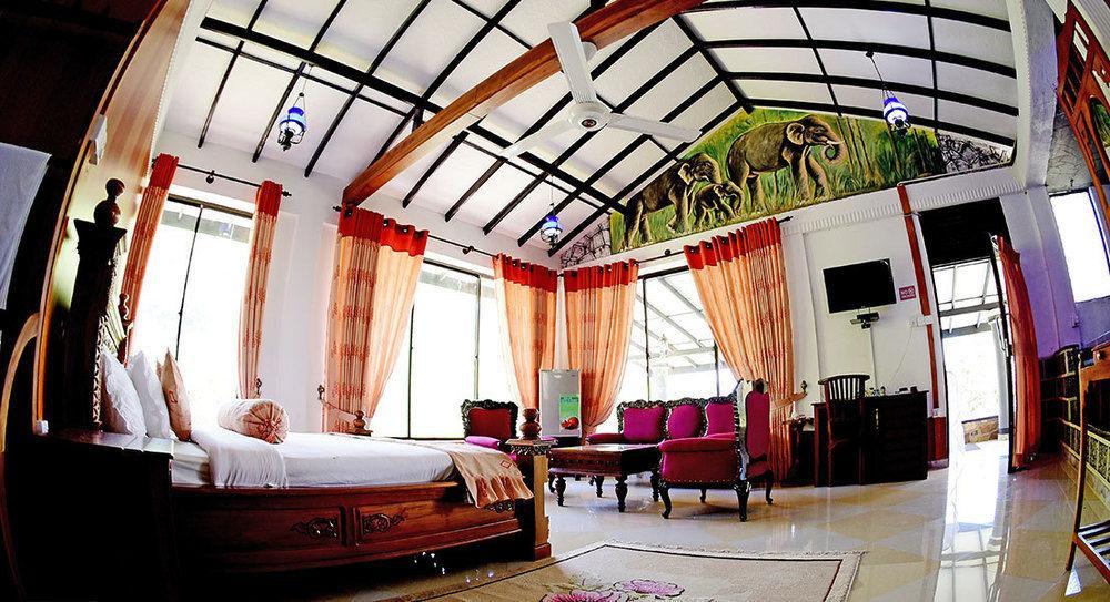 Hotel Ella Mount Heaven Extérieur photo