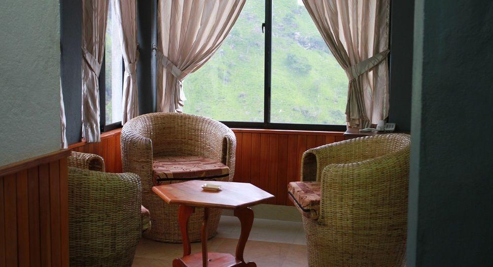 Hotel Ella Mount Heaven Extérieur photo