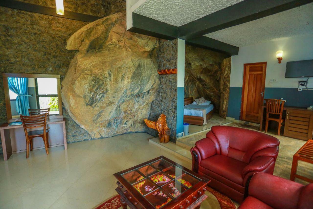 Hotel Ella Mount Heaven Extérieur photo